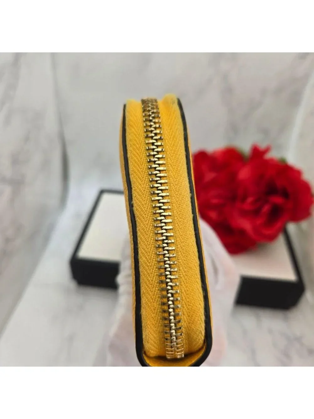 ★SOLD★ Gucci Logo Wallet Yellow Leather - Picture 8 of 14
